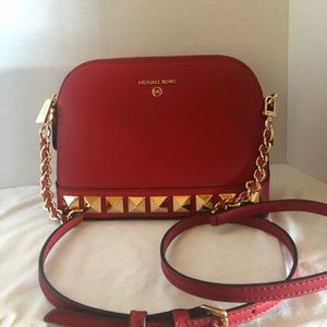 Michael Kors Jet Set Medium Dome Crossbody Bag